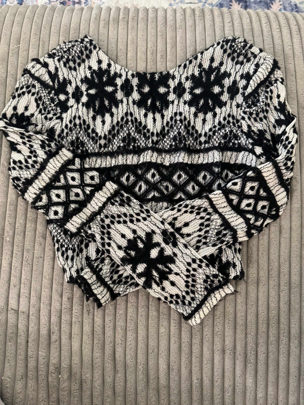 Black & White Snowflake Patterned Knit Sweater Crop Top